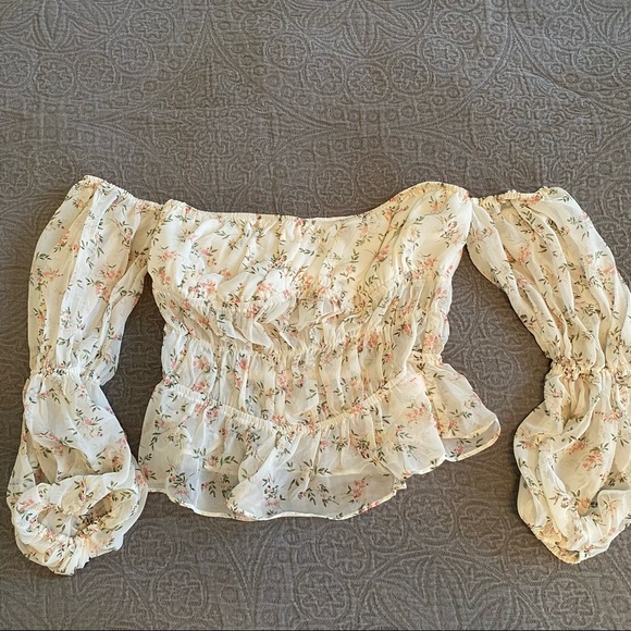 Rouje Tops - Beautiful and Rare Floral Top